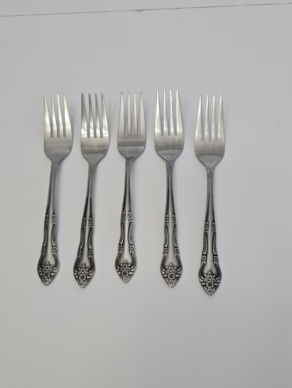 Vintage Rogers & Co Set Of 5 Korea Stainless Forks Floral Alexis 7"